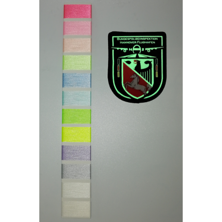 Glow-in-dark, reflecterende en metalen badges, op maat gemaakt